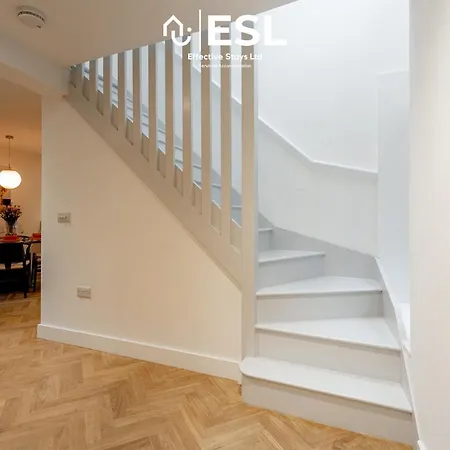 Contemporary Townhouse - Free Parking - Central Shrewsbury Exterior photo