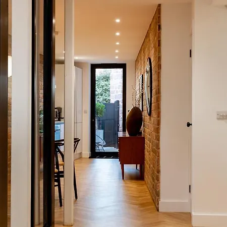 Contemporary Townhouse - Free Parking - Central Shrewsbury Exterior photo