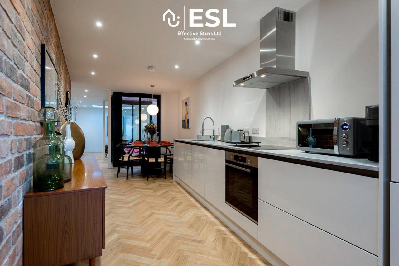 Contemporary Townhouse - Free Parking -