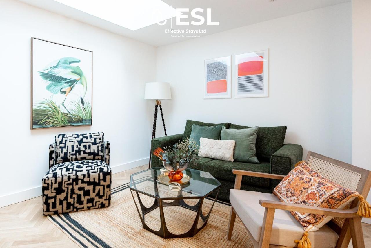 Contemporary Townhouse - Free Parking - Shrewsbury