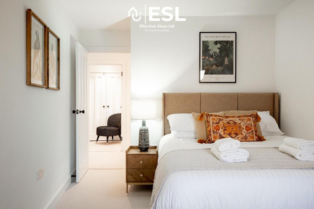 Contemporary Townhouse - Free Parking - Shrewsbury