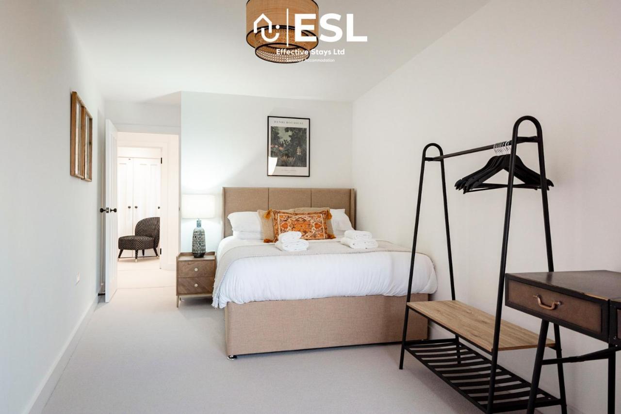 Contemporary Townhouse - Free Parking - Holiday home *