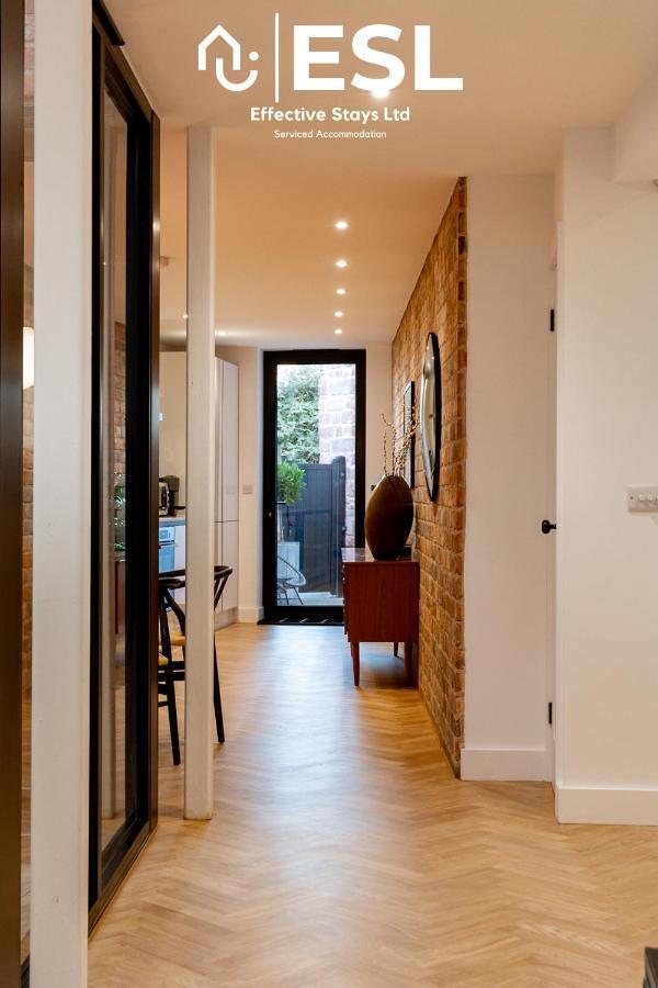 Contemporary Townhouse - Free Parking - *