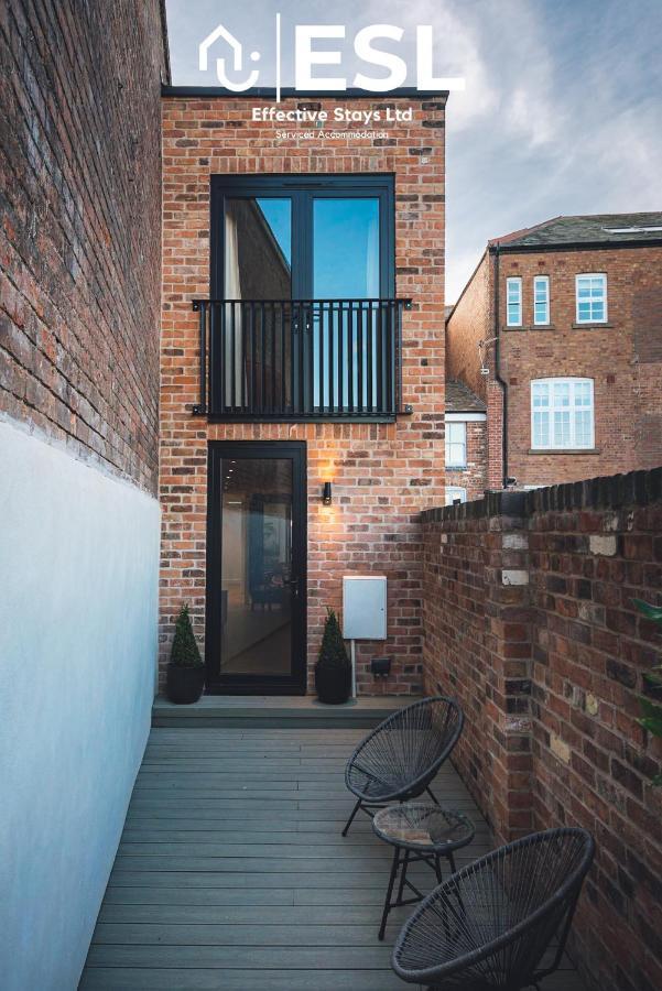 Contemporary Townhouse - Free Parking - *