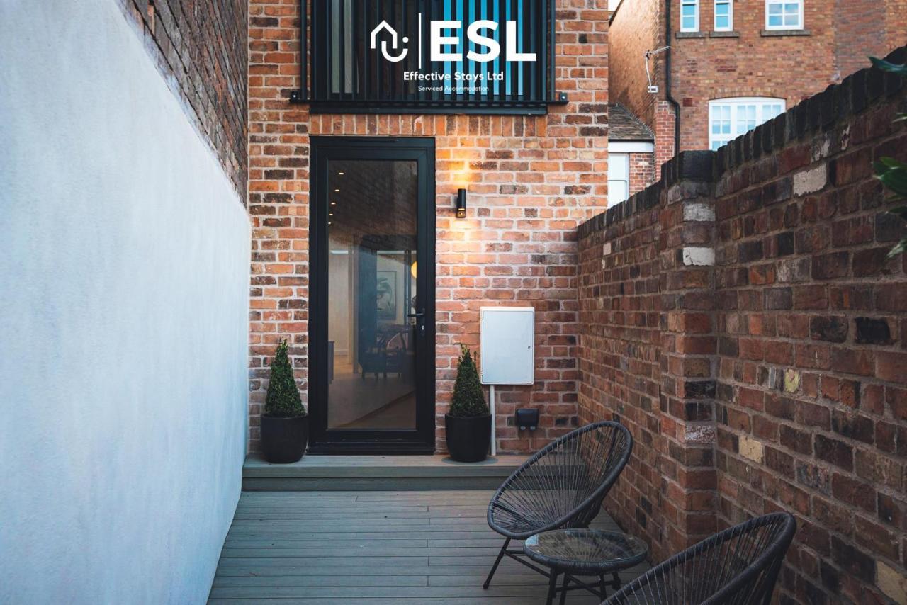 Contemporary Townhouse - Free Parking - Shrewsbury